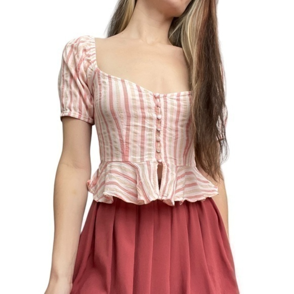Forever 21 Button Up Candy Pink Striped Crop Top 💕